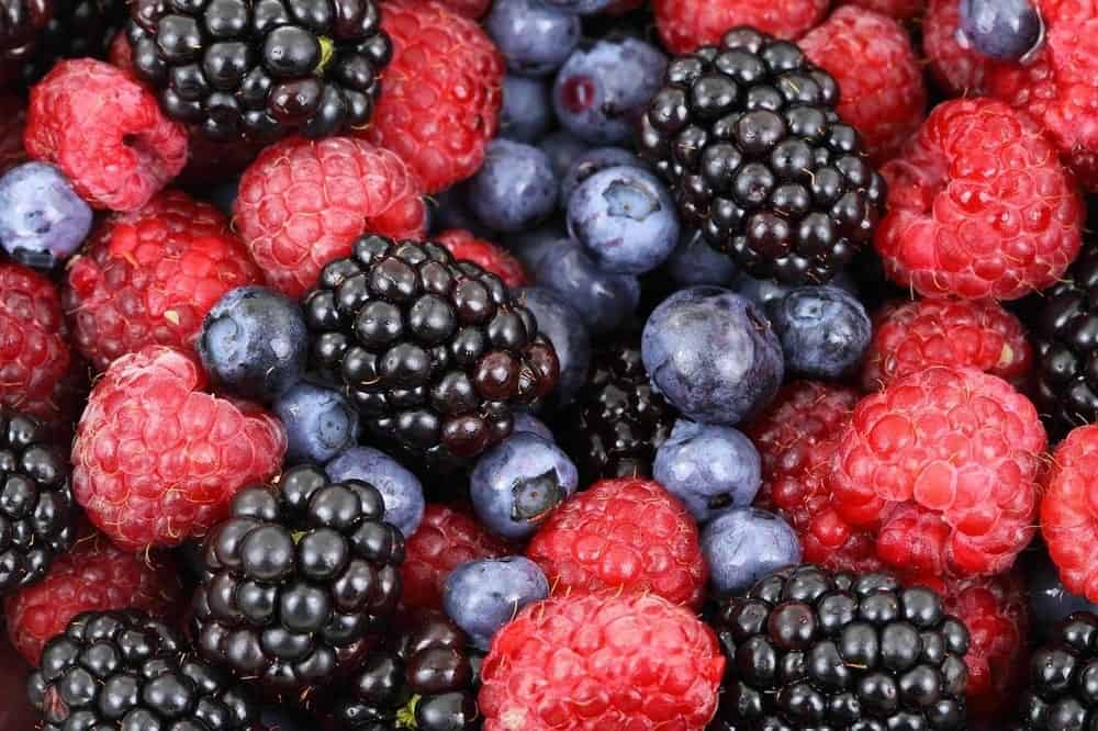 blackberries with blueberries and other fruits